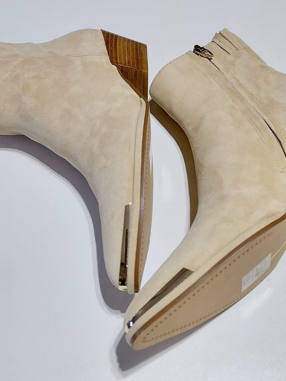 DOLCE VITA Women's Nonah Tan Suede Pointed Toe Ankle Bootie Size 6.5